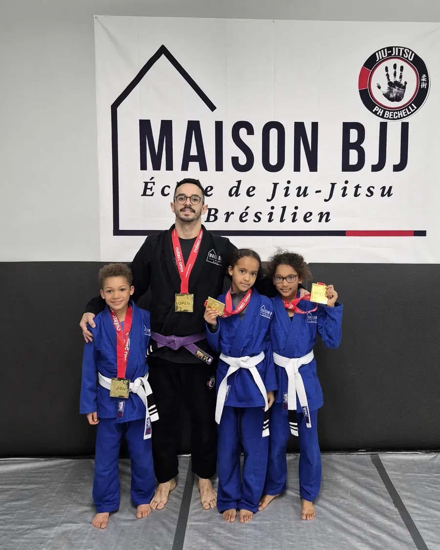 Maison BJJ students with their medals